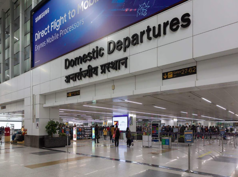Major Disruption at Delhi Airport: Over 800 Flights Delayed Due to Technical Glitch in Air Traffic Control System